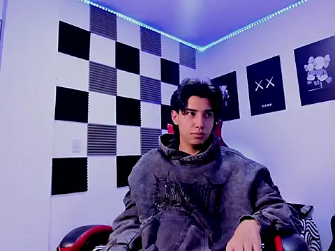 Snapshot of jeycobb chatting on 01.11.26 jeycobb online show from 01.11.26