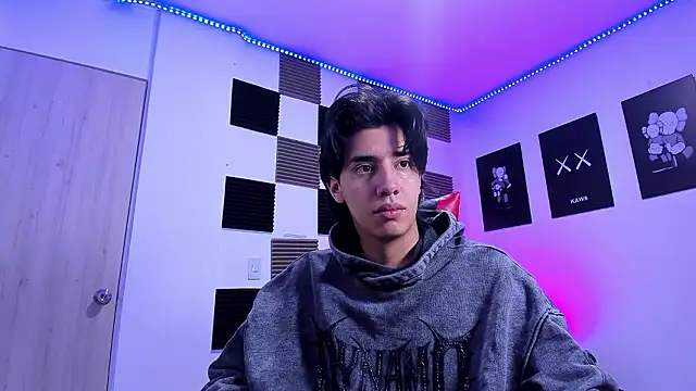 Snapshot of jeycobb chatting on 02.14.26 jeycobb online show from 02.14.26