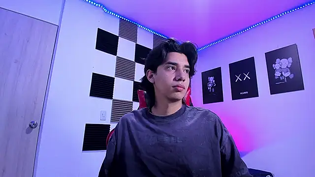 Snapshot of jeycobb chatting on 02.25.26 jeycobb online show from 02.25.26