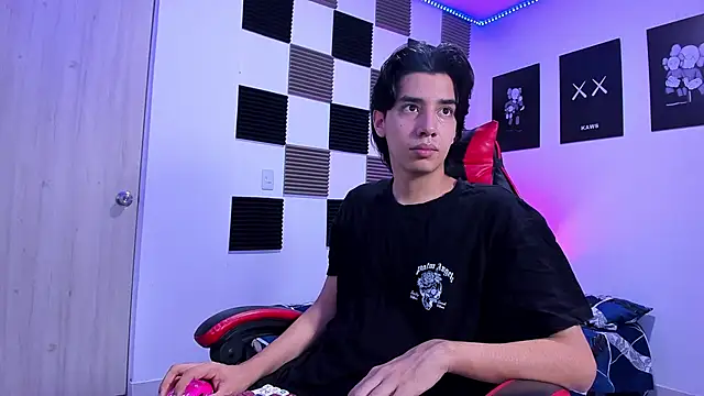 Snapshot of jeycobb chatting on 02.27.26 jeycobb online show from 02.27.26