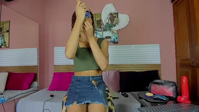 Snapshot of Tiffannydoll99 chatting on 11.15.25 Tiffannydoll99 online show from 11.15.25