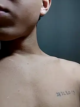 Snapshot of Mrdante23 chatting on 10.10.25 Mrdante23 online show from 10.10.25