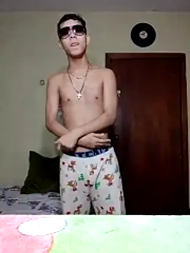 Snapshot of Mrdante23 chatting on 10.18.25 Mrdante23 online show from 10.18.25