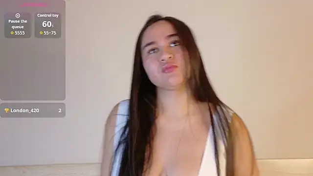 Snapshot of Mia_belmontt chatting on 10.06.25 Mia belmontt online show from 10.06.25