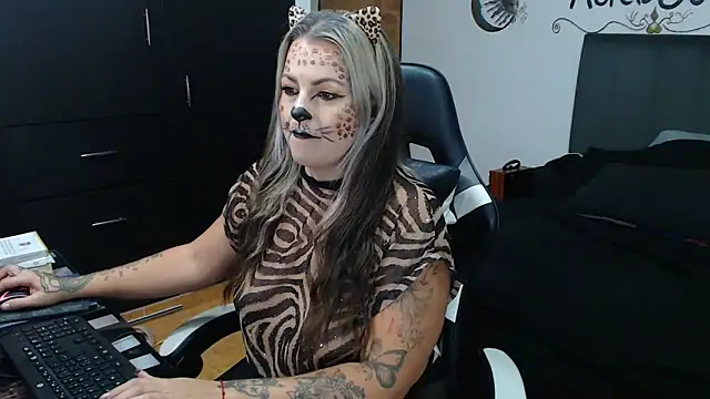 Snapshot of perlagoloza05 chatting on 11.01.25 perlagoloza05 online show from 11.01.25