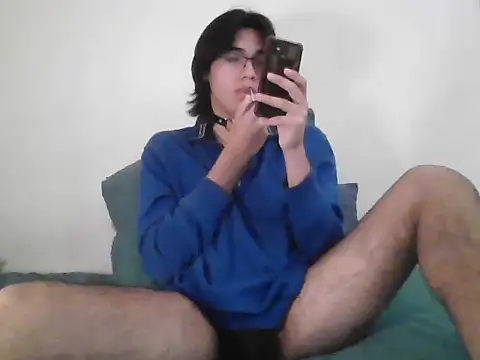 Sunny Pebble online show from 12.03.25