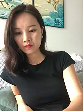 Snapshot of Mile-m chatting on 06.25.26 Mile-m online show from 06.25.26