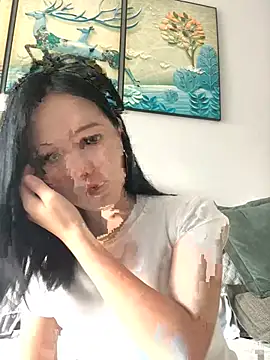 Snapshot of Mile-m chatting on 06.30.26 Mile-m online show from 06.30.26