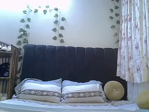 Midnight-tease online show from 10.28.25