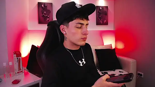 Snapshot of MateoMitchell chatting on 01.16.26 MateoMitchell online show from 01.16.26