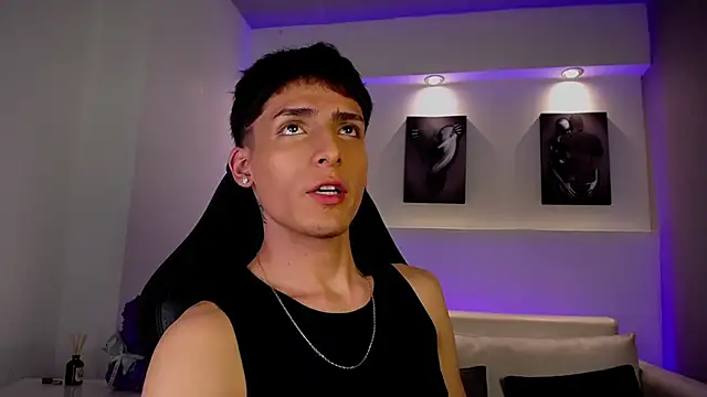 Snapshot of MateoMitchell chatting on 02.02.26 MateoMitchell online show from 02.02.26