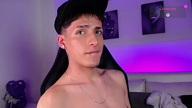 Snapshot of MateoMitchell chatting on 02.10.26 MateoMitchell online show from 02.10.26