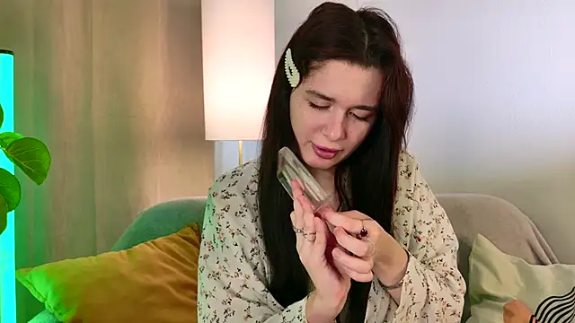 Sofia Mays online show from 10.13.25