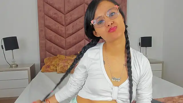 Alanha   online show from 10.16.25