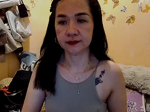 KissHott online show from 11.13.25