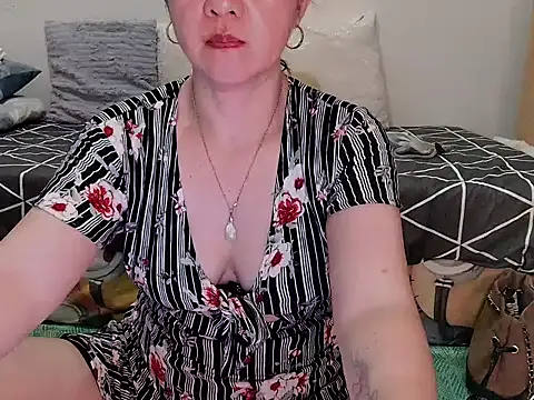 KissHott online show from 04.19.26