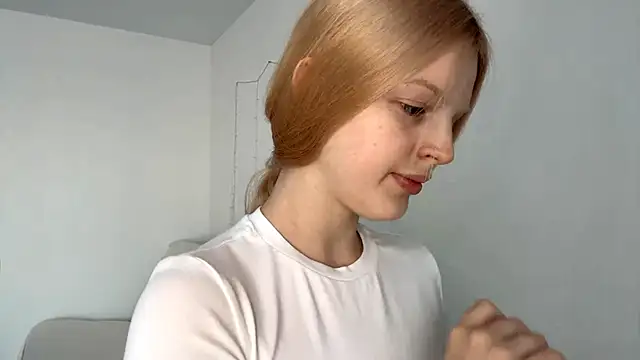 Snapshot of GilySuper chatting on 01.14.26 GilySuper online show from 01.14.26