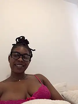 Snapshot of CurvyGoddessXxx chatting on 10.05.25 CurvyGoddessXxx online show from 10.05.25