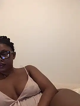 Snapshot of CurvyGoddessXxx chatting on 10.07.25 CurvyGoddessXxx online show from 10.07.25