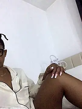 Snapshot of CurvyGoddessXxx chatting on 10.14.25 CurvyGoddessXxx online show from 10.14.25