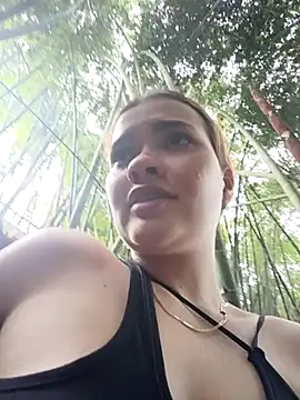 Snapshot of abby_murphy chatting on 11.29.25 abby murphy online show from 11.29.25