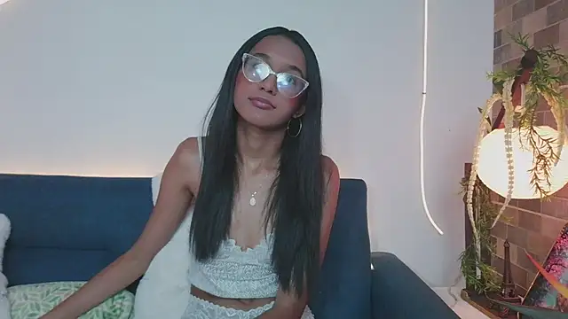 luna valen online show from 03.17.26