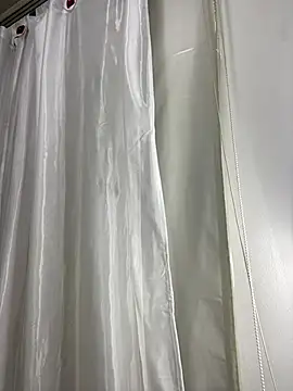 Rose monroee online show from 04.04.26