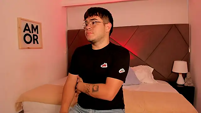 Snapshot of thiago_occonor chatting on 10.28.25 thiago occonor online show from 10.28.25