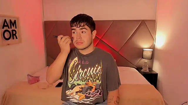 Snapshot of thiago_occonor chatting on 10.30.25 thiago occonor online show from 10.30.25