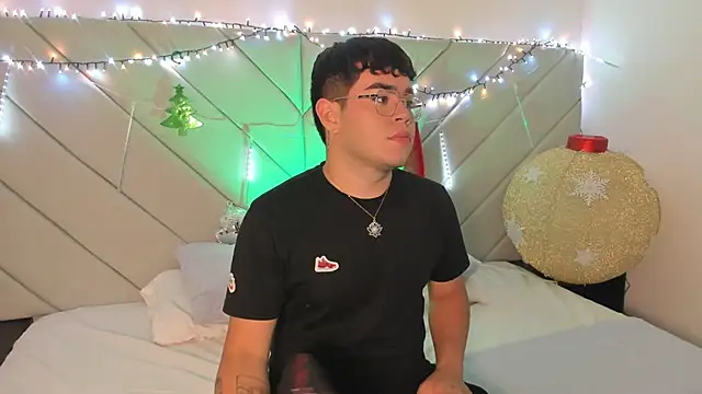 Snapshot of thiago_occonor chatting on 11.13.25 thiago occonor online show from 11.13.25