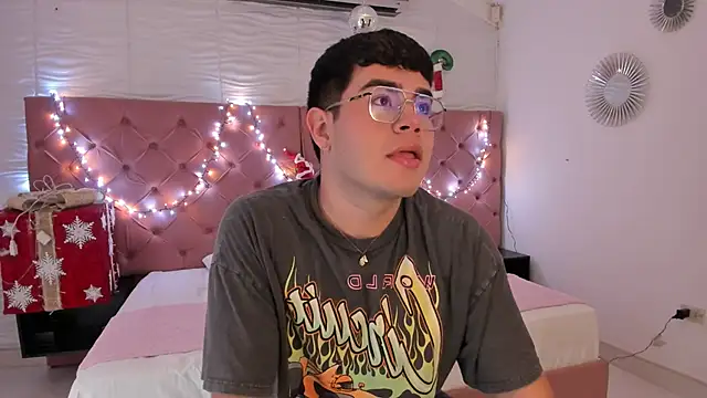 Snapshot of thiago_occonor chatting on 11.15.25 thiago occonor online show from 11.15.25