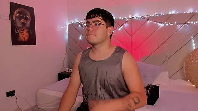 Snapshot of thiago_occonor chatting on 11.18.25 thiago occonor online show from 11.18.25