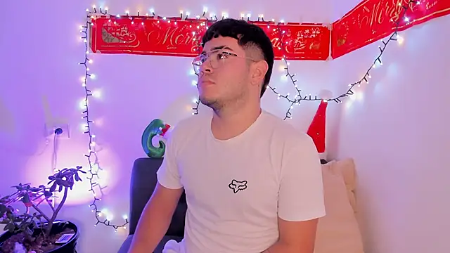 Snapshot of thiago_occonor chatting on 11.28.25 thiago occonor online show from 11.28.25