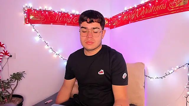 Snapshot of thiago_occonor chatting on 12.04.25 thiago occonor online show from 12.04.25