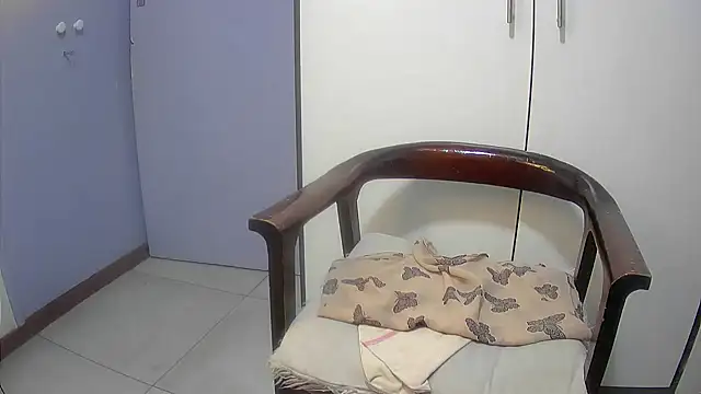 Snapshot of Pretty-C chatting on 10.22.25 Pretty-C online show from 10.22.25