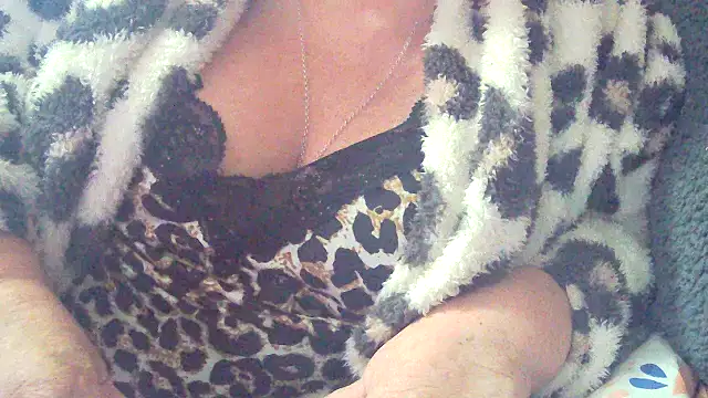 Playful MILF Demi online show from 02.13.26