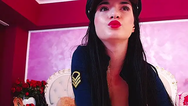 Snapshot of BellaReyXO chatting on 10.10.25 BellaReyXO online show from 10.10.25