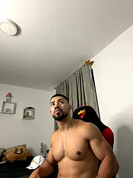 Ezzio Scolaro online show from 11.04.25