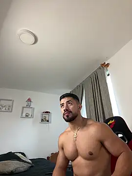 Ezzio Scolaro online show from 03.03.26