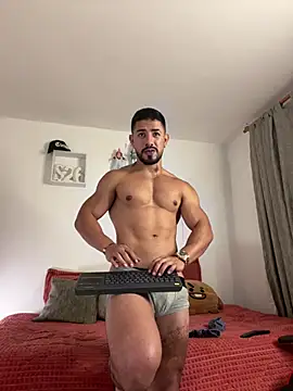 Ezzio Scolaro online show from 04.21.26