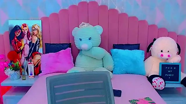 miss dania75 online show from 11.25.25