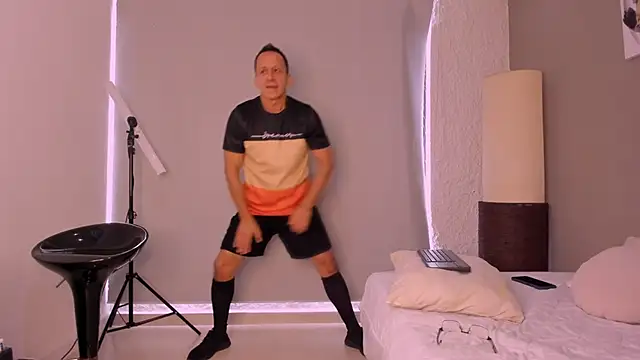  axelking  online show from 10.11.25