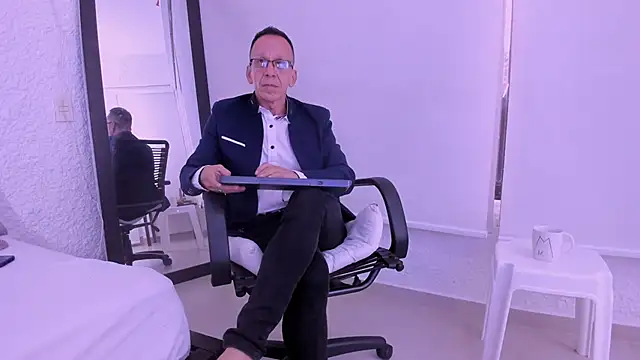  axelking  online show from 02.25.26