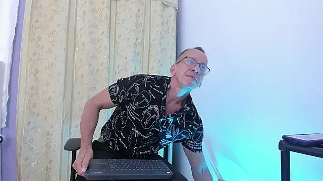  axelking  online show from 03.18.26