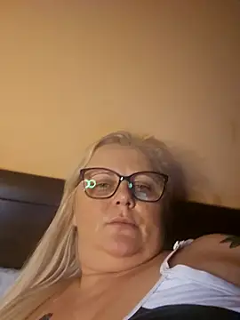 NieMaJazdyBezGwiazdy7883 online show from 11.26.25