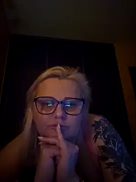 NieMaJazdyBezGwiazdy7883 online show from 12.15.25