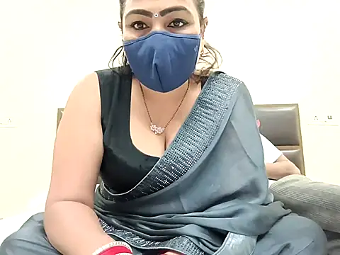 horny milf couple online show from 02.05.26