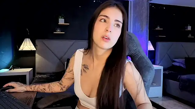 Snapshot of giapearl25 chatting on 10.29.25 giapearl25 online show from 10.29.25