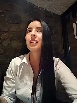 Snapshot of giapearl25 chatting on 11.15.25 giapearl25 online show from 11.15.25