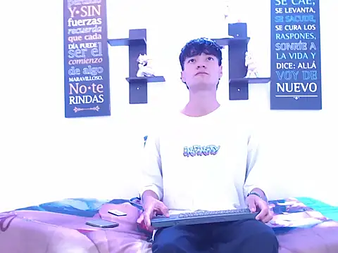 alex russo   online show from 10.12.25